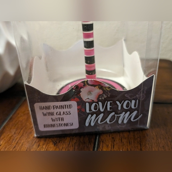 NEW Hand Painted Wine Glass For Moms/Mother's With Rhinestones! - Picture 3 of 5